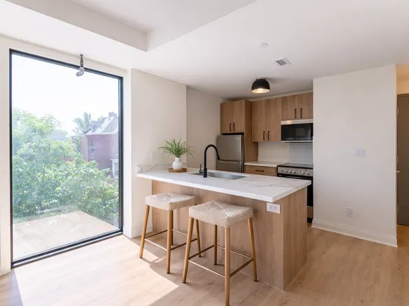 506-11 Robert St, Hamilton, ON