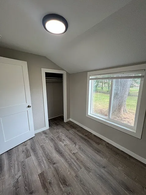 2054 Roosevelt Ave — Photo 2