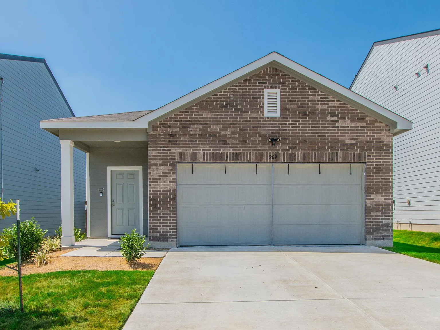 3 bed, 2.0 bath, 1522 sqft, $1,750 — Photo 1
