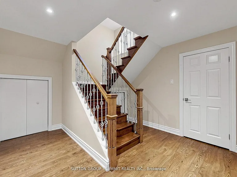 3485 Cawthra Rd — Photo 35
