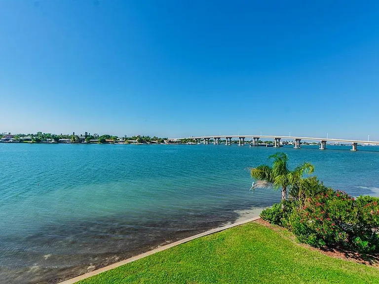 6081 Bahia Del Mar Cir #349 — Photo 24