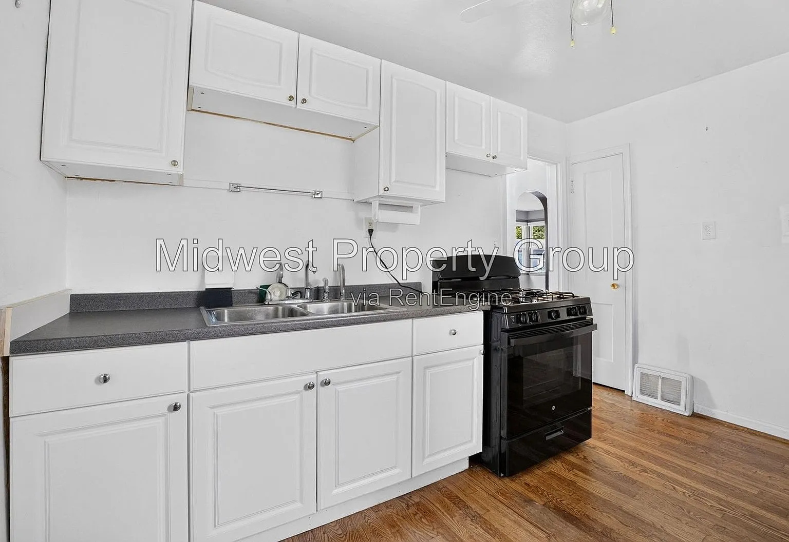 2 bed, 1.0 bath, 720 sqft, $1,065 — Photo 4