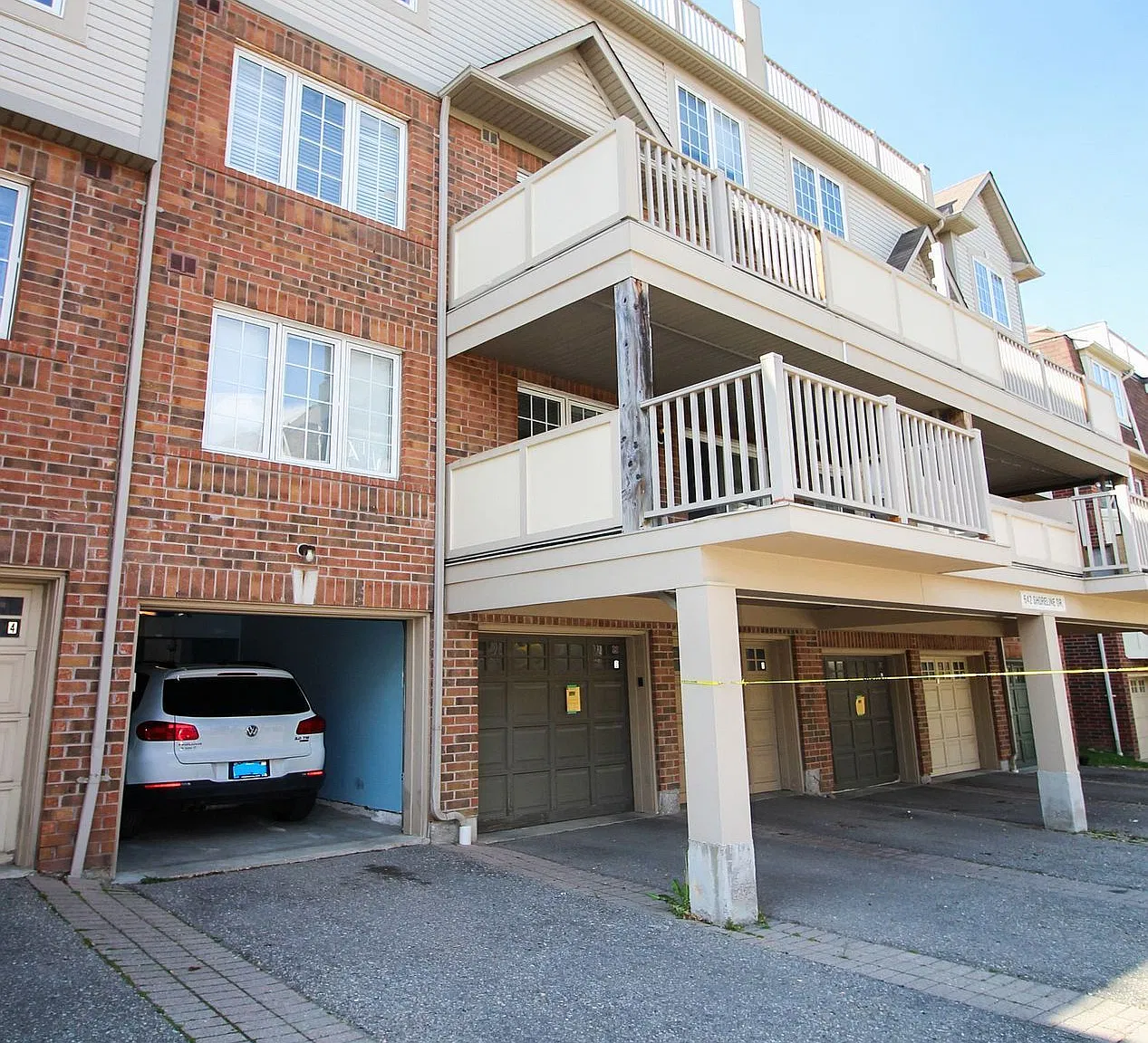3 bed, $2,950 — Photo 1