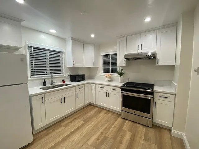 2439 S Baldwin Ave — Photo 9