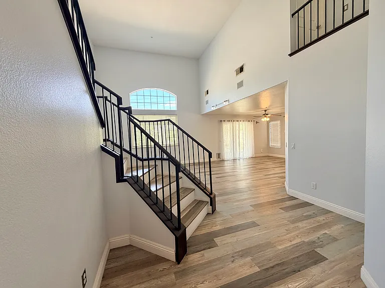 15096 Fox Ridge Dr — Photo 3