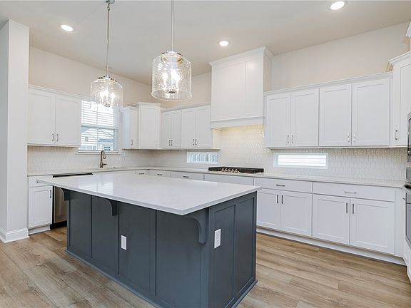 3rd image of 6760 Autumn Ave