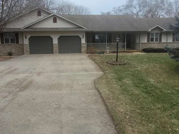 1820 Imperial Rd, Oshkosh, WI 54904