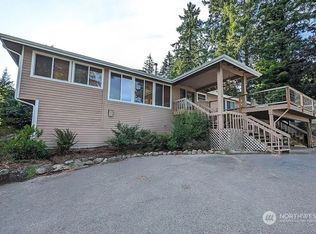 7211 E Grapeview Loop Rd, Allyn, WA 98524