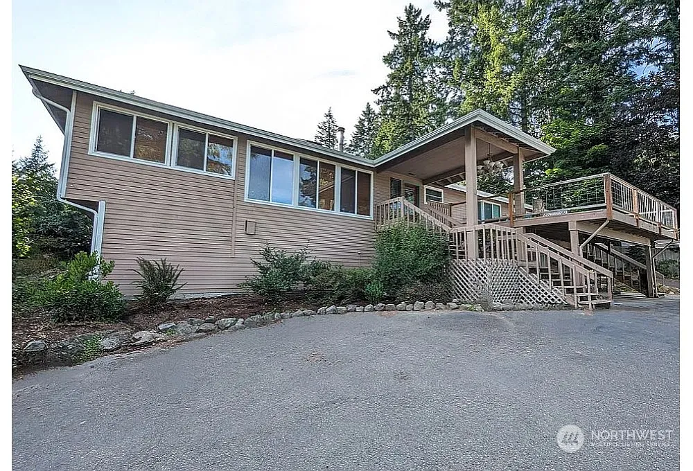 7211 E Grapeview Loop Road photo 1