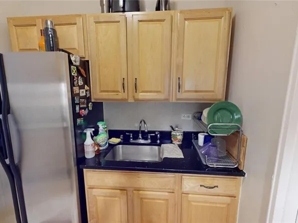 1199 East 53rd Street image 8 of 13