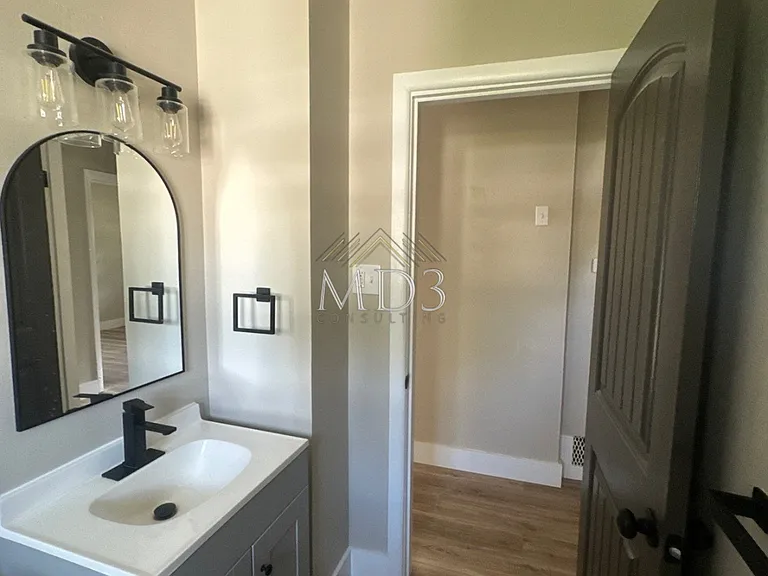 5662 Parchester Dr — Photo 13