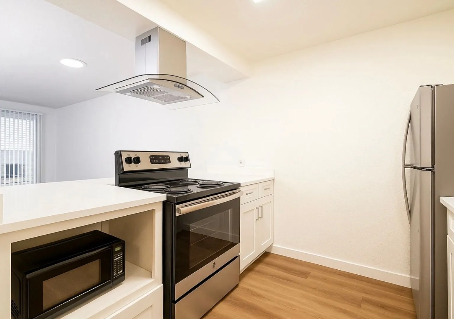 Fairway Apartments — Photo 2