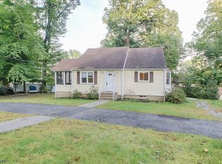 16 Woodcrest Rd, Boonton, NJ 07005