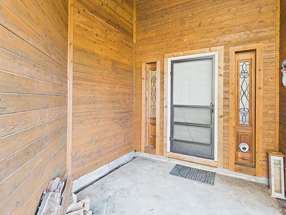 3rd image of 5841 Avenue Of The Giants St