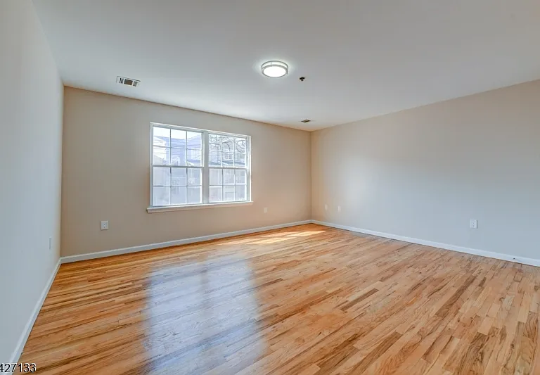 15-21 Oraton St #2 — Photo 16