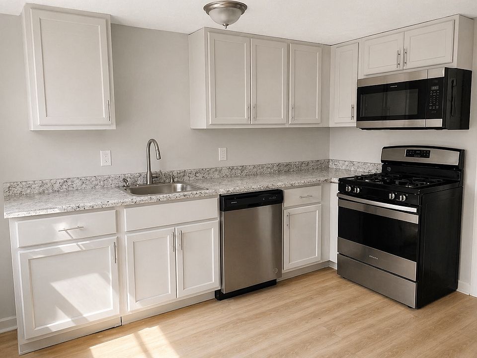 1st image of 1014 Logan St SE