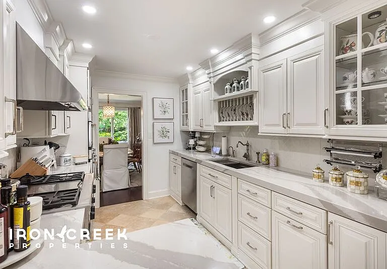 515 Crowfields Ln — Photo 16