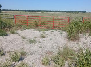 7 Stark Rd, Bellevue, TX 76228