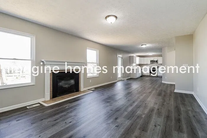 5826 Cedarwood Ct — Photo 3