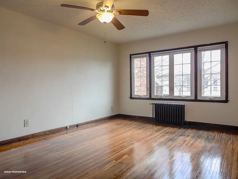 1514 E Long St — Photo 9