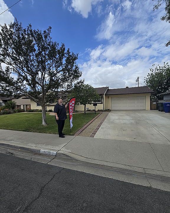 1st image of 11173 Montlake Dr