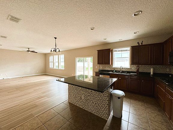 3rd image of 12179 Hatherden Ct