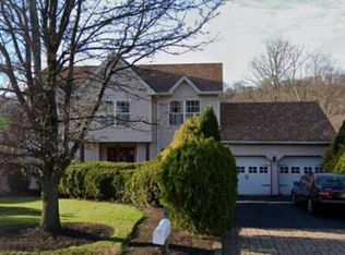 26 Fernwood Rd, Rockaway, NJ 07866