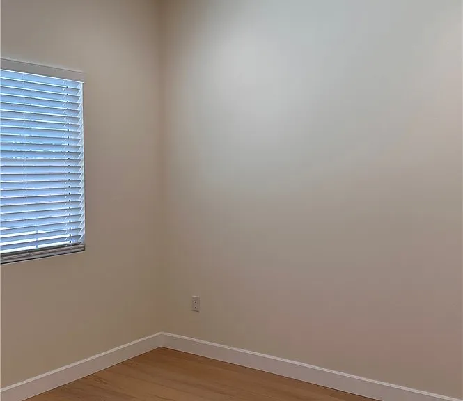 3829 Esmeralda Ave — Photo 4