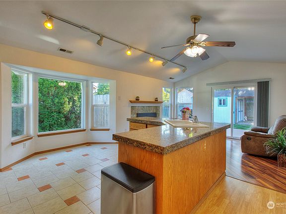 5th image of 12413 SE 223rd Dr