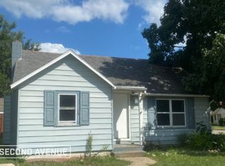 915 Pearl St, Charlotte, MI 48813