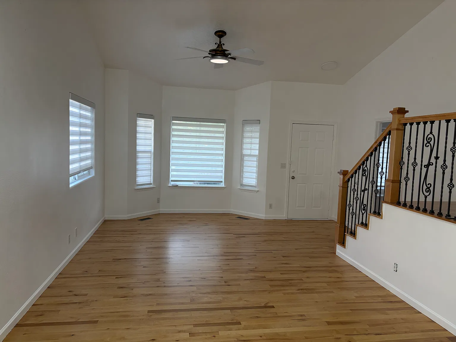 4 bed, 2.5 bath, 1667 sqft, $2,495 — Photo 1