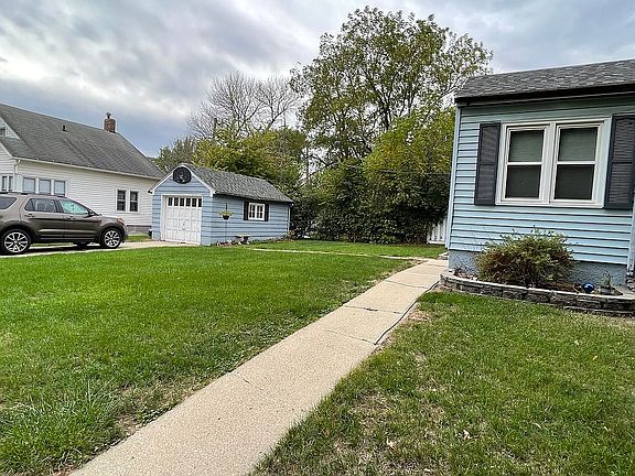 2nd image of 1200 W 5th St