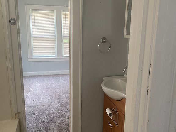 5th image of 4900 Bellefontaine Ave