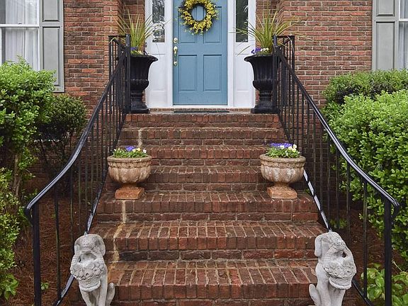 2nd image of 221 Doulton Way