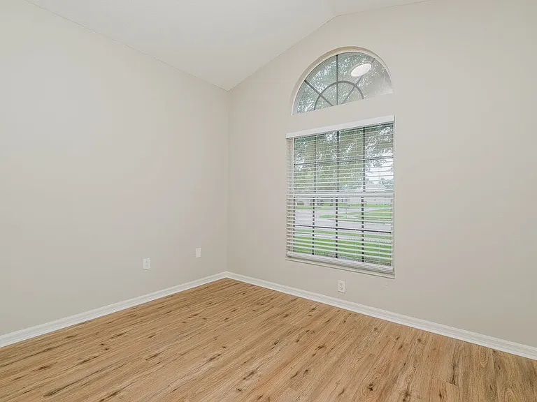 1046 Crimson Clover Ln — Photo 10