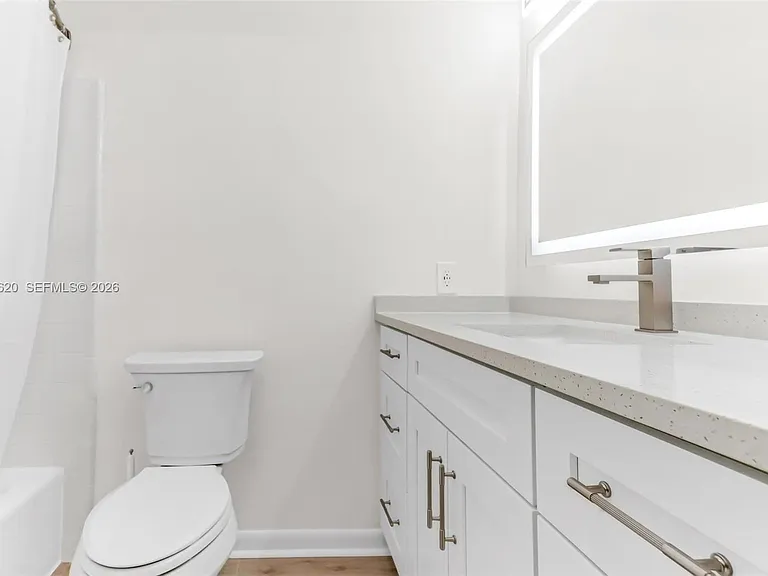 331 SW 8th St #3F — Photo 17