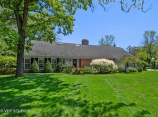 585 Meadowood Dr, Lake Forest, IL