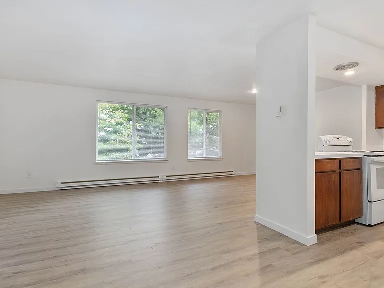 Glacier Park Apartments — Photo 23