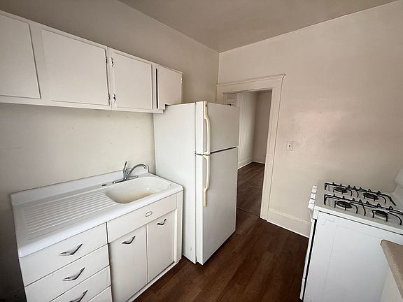 5th image of 1101-1105 E Ganson St W #525-527