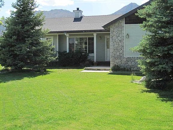 3rd image of 17 Mesa Dr