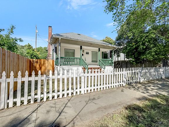 2nd image of 528 Clay St