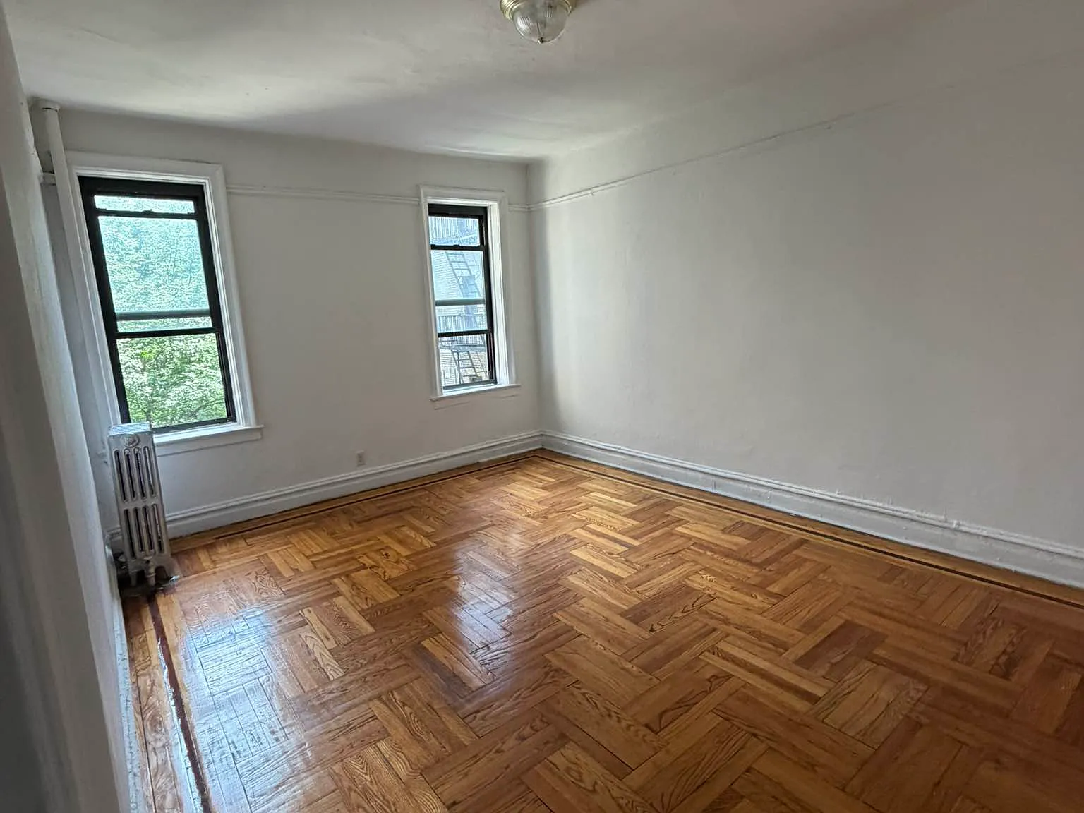 581 Academy Street — Photo 3