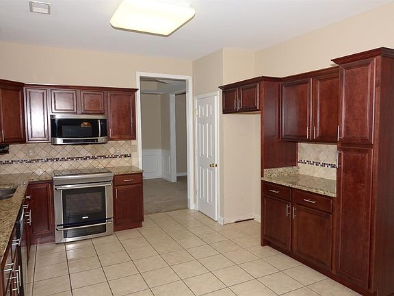 5th image of 517 Whitfield Dr