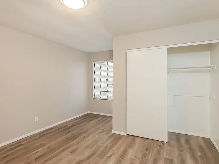 4517 E Rosemonte Dr — Photo 12