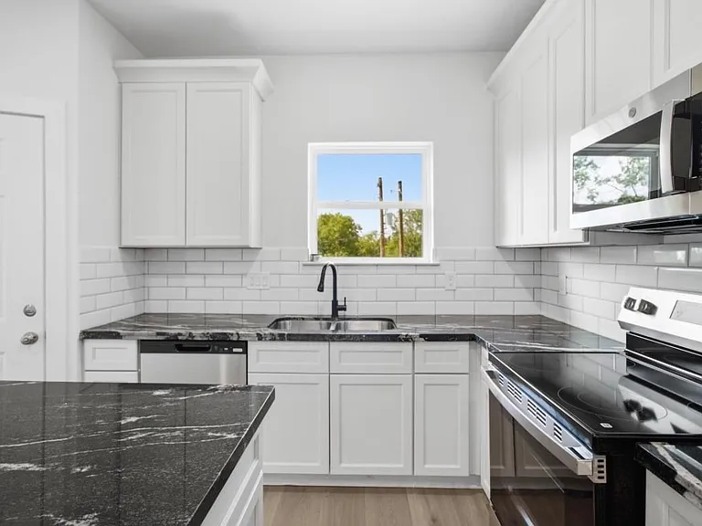 307 Bolden St — Photo 11