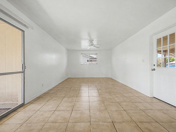 3rd image of 921 E Campus Dr