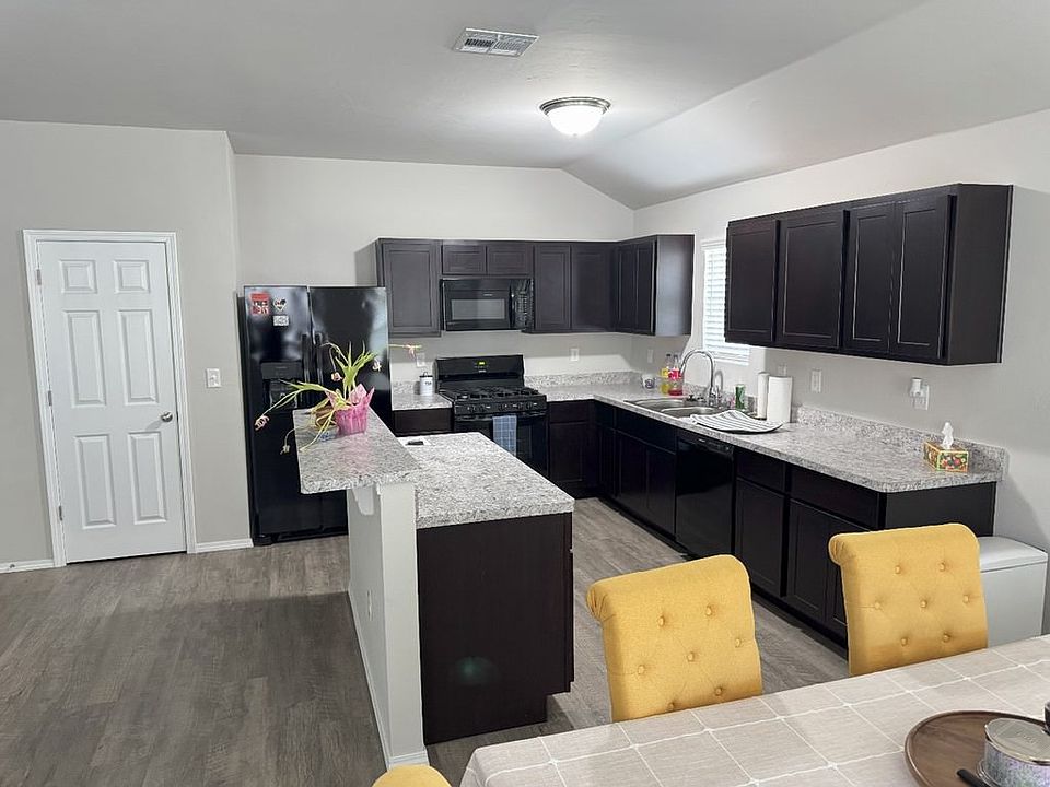 Kitchen provides cookware, plates, and utensils. Everything you need is here!