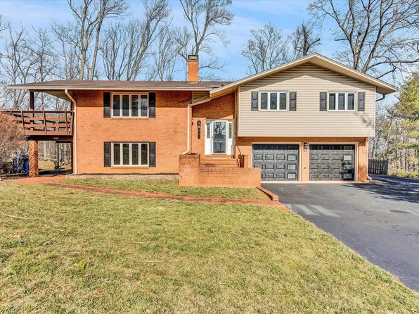 6961 Campbell Dr, Salem, VA 24153