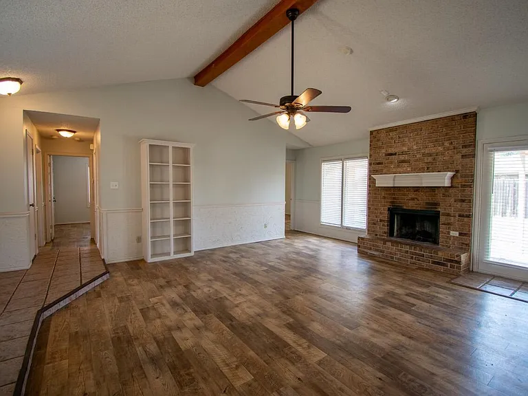 5706 87th Pl — Photo 3