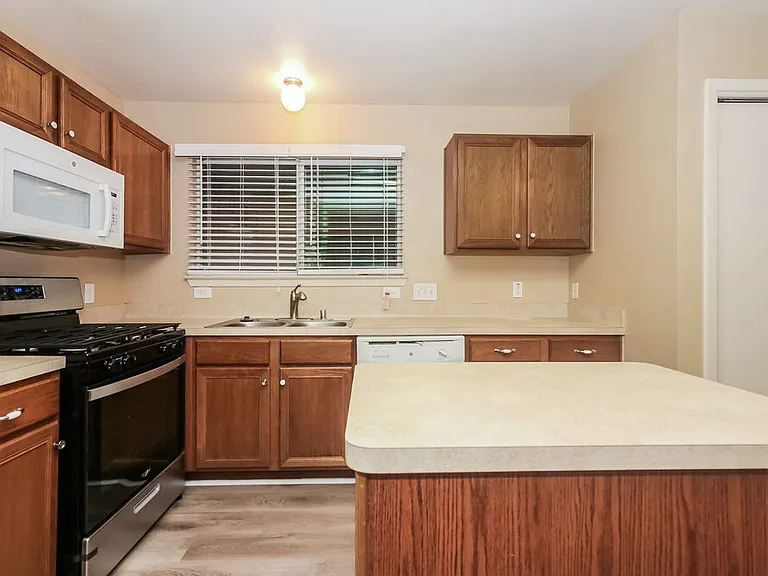 20624 Patriot Park Ln — Photo 8